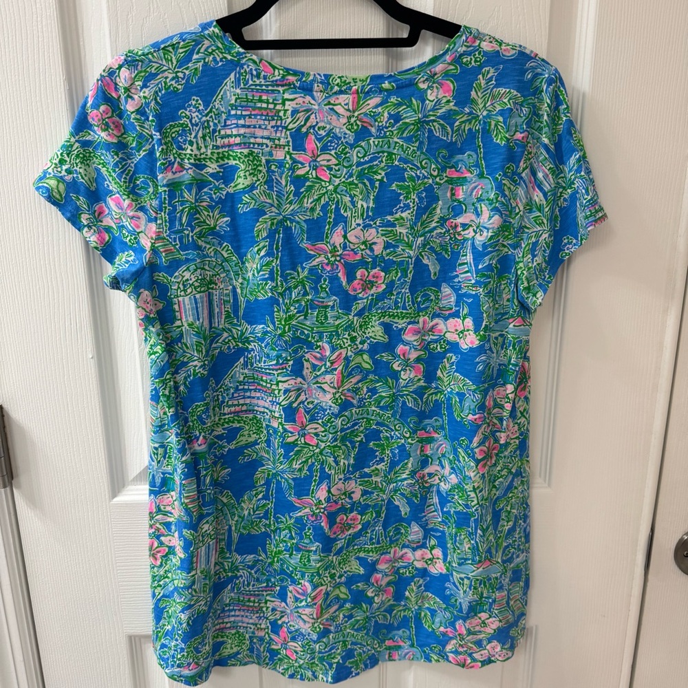 Lilly Pulitzer Etta V neck T-Shirt - Picture 2 of 2